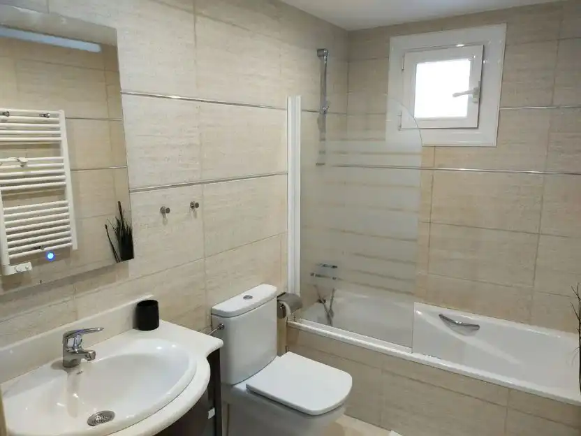 Bathroom of Flat for rent in Calvià  with Air Conditioner, Heating and Terrace