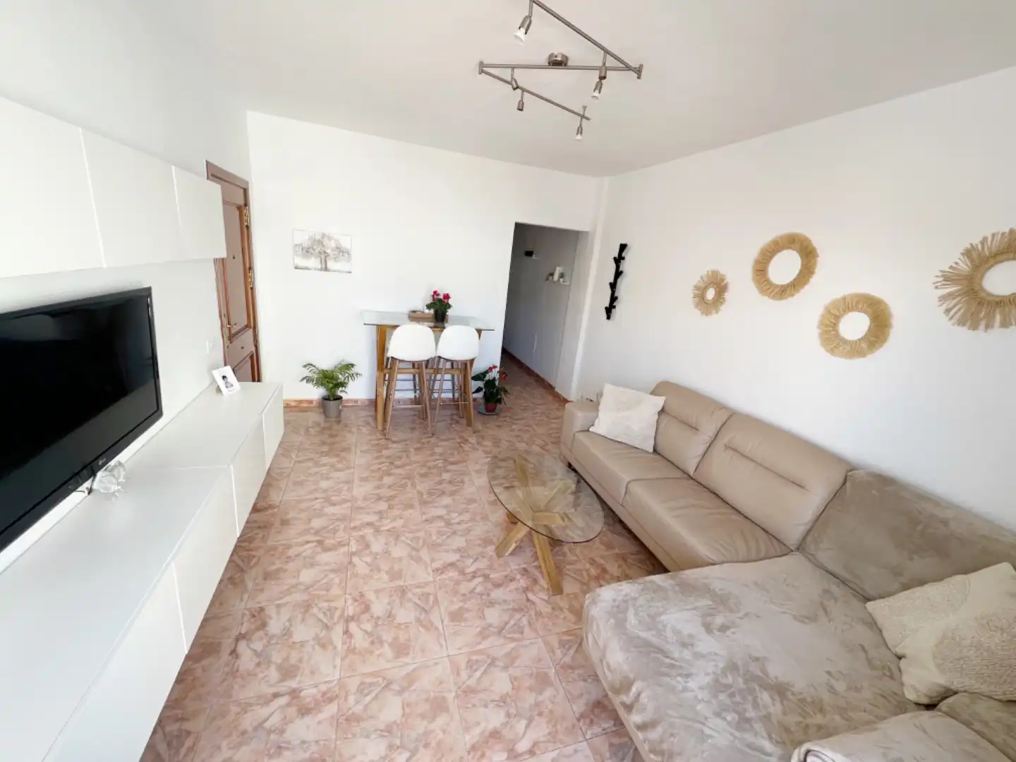 Flat for sale in Calle Murillo, 30, Vecindario - El Doctoral - Cruce de Sardina Living room of Flat for sale in Santa Lucía de Tirajana with Furnished and Balcony