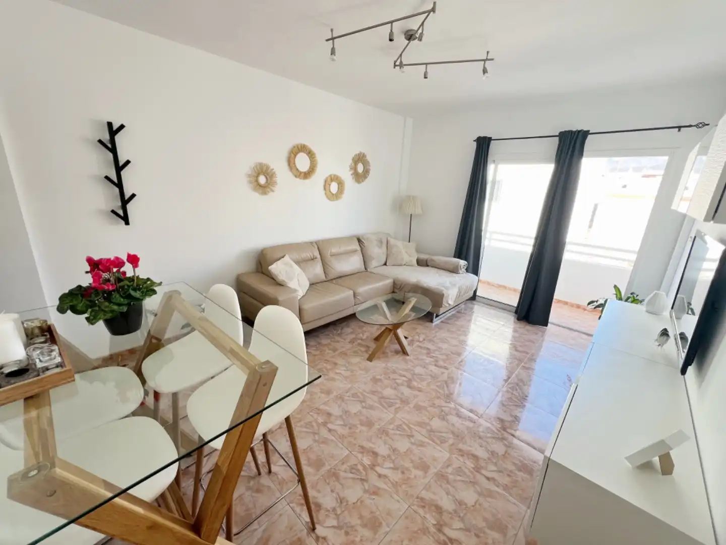 Flat for sale in Calle Murillo, 30, Vecindario - El Doctoral - Cruce de Sardina Living room of Flat for sale in Santa Lucía de Tirajana with Furnished and Balcony