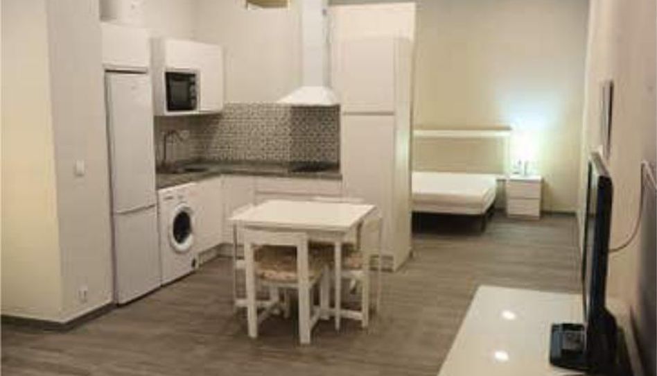 Apartamento de alquiler en San Vicente, Sevilla Capital - imagen 1 Foto 1 de Apartamento de alquiler en San Vicente, Sevilla Capital