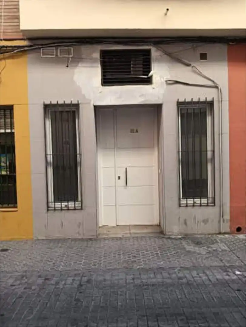 Exterior view of Apartments for rent in  Sevilla Capital