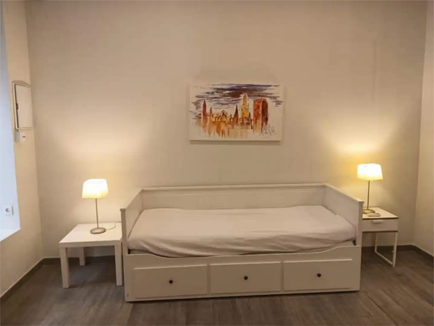 Bedroom of Apartments for rent in  Sevilla Capital