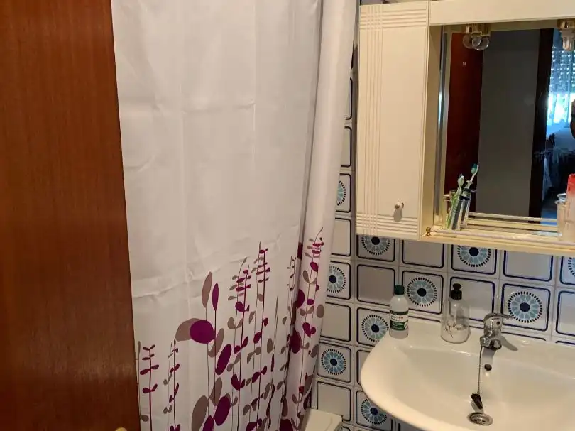 Bathroom of Flat for share in Madrid  with Heating, Terrace and Furnished