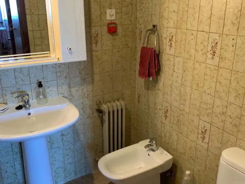 Bathroom of Flat for share in Madrid  with Heating, Terrace and Furnished