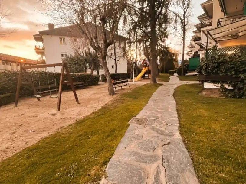 Wohnung zum Verkauf in Urbanización Peñanevada II, 5, Villalba Pueblo Außenansicht von Wohnung zum Verkauf in Collado Villalba mit Heizung, Terrasse und Schwimmbad