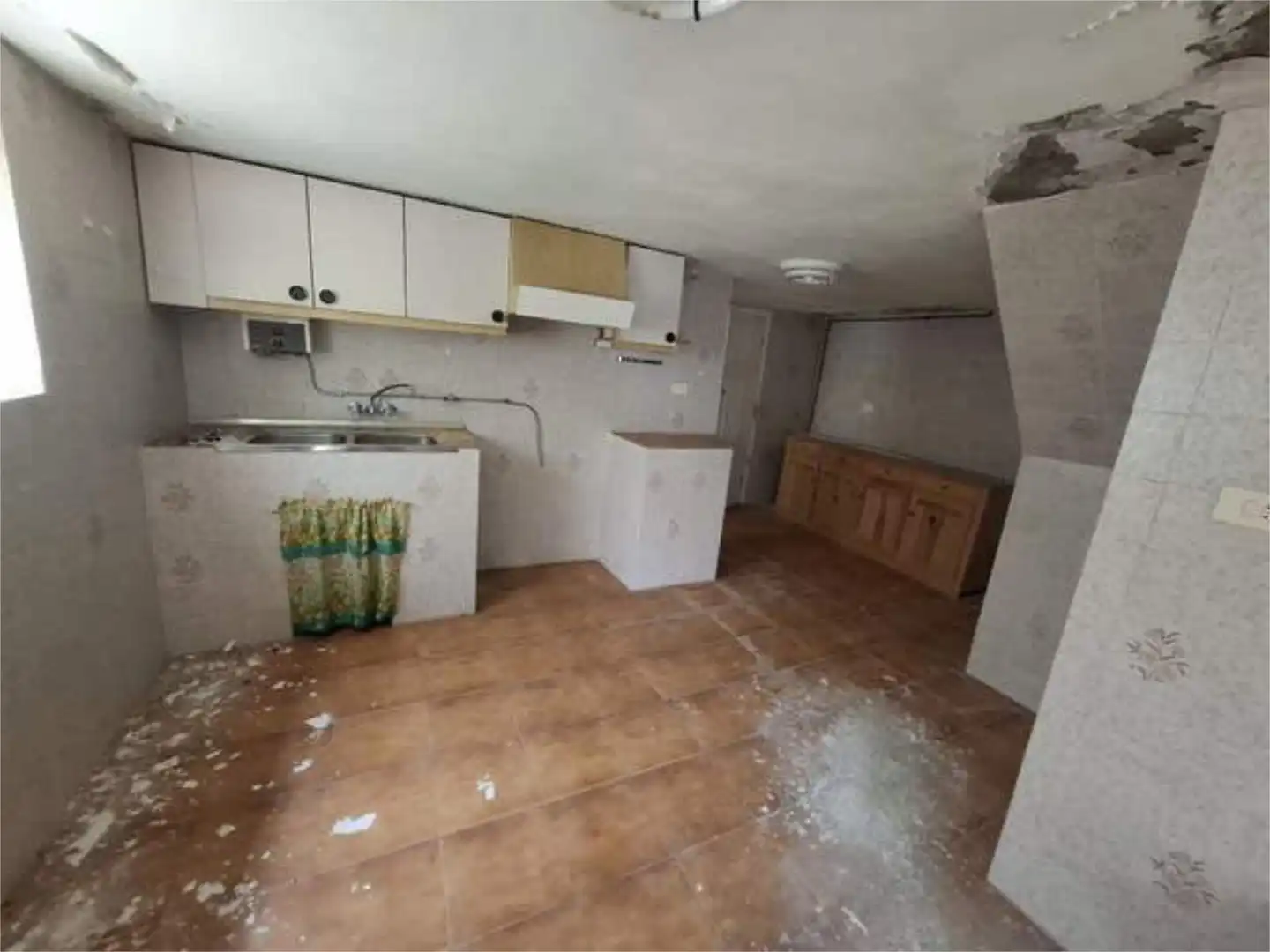 Houses for sale in Avión Kitchen of Houses for sale in Avión with Terrace and Storage room