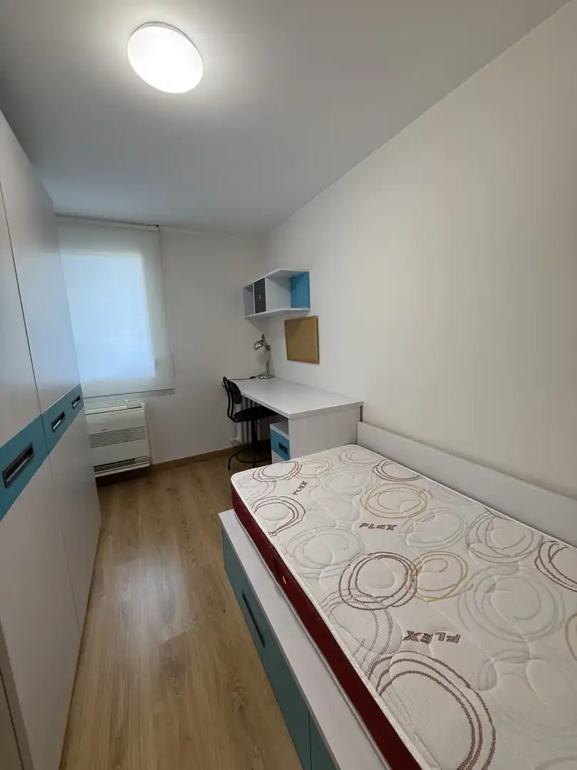 Flat for rent in Carrer Sant Joan Baptista de La Salle, 12, Centre Bedroom of Flat for rent in Tortosa with Air Conditioner, Heating and Parquet flooring