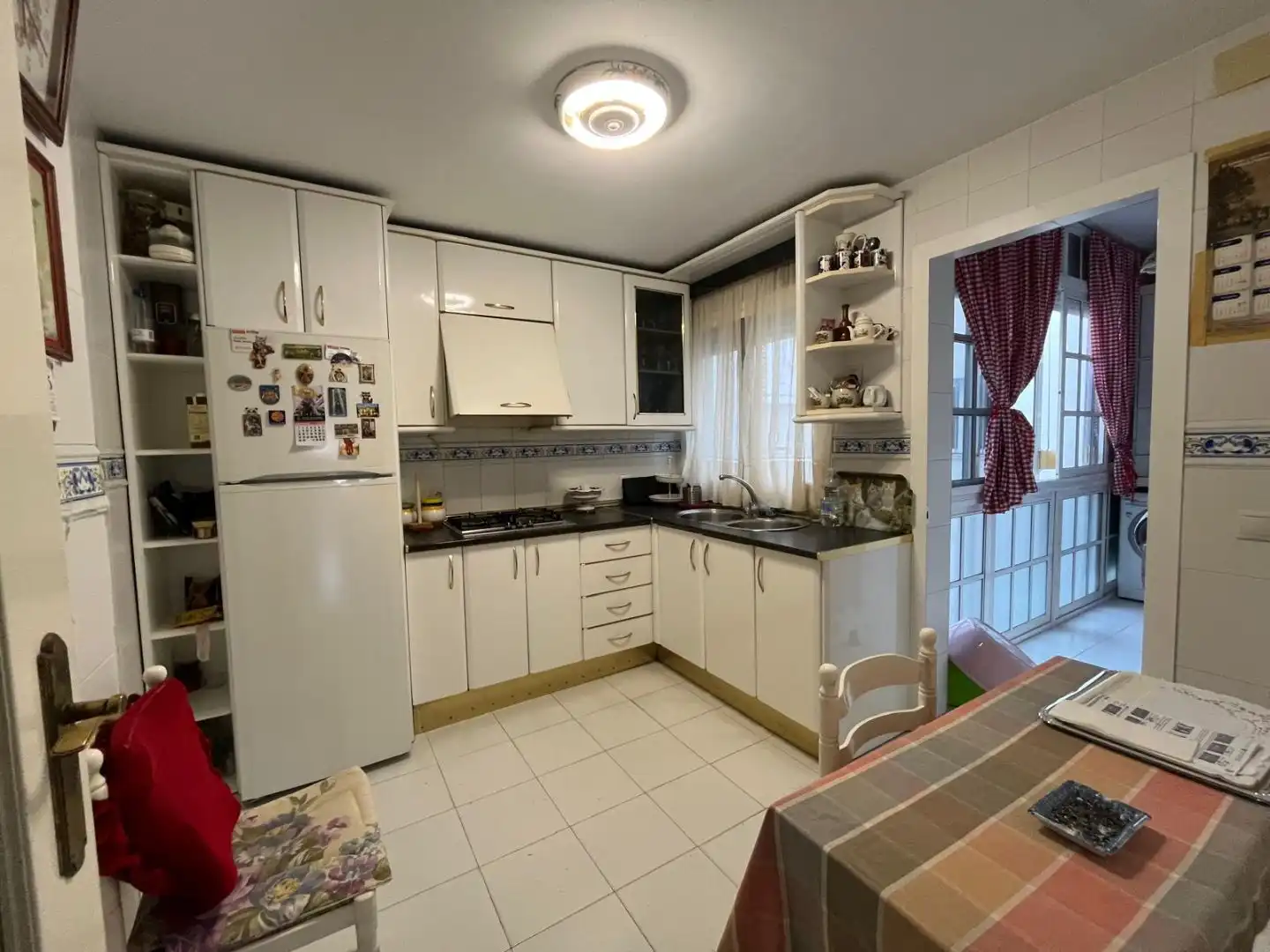 Attic for rent in Calle Fernández de Ribera, 44, Ciudad Jardín Kitchen of Attic for rent in Sevilla with Heating, Terrace and Furnished