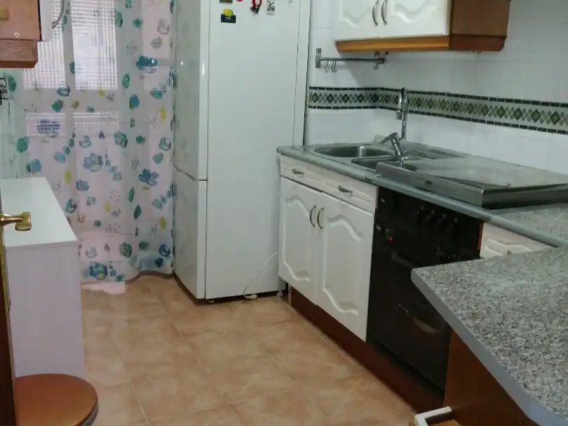 Piso en venta en Calle Juan de Cardona, 5, Pryconsa - Juan de Austria Cocina de Piso en venta en Alcalá de Henares con Calefacción, Parquet y Terraza