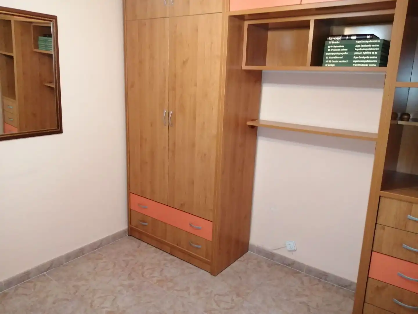 Piso en venta en Calle Juan de Cardona, 5, Pryconsa - Juan de Austria Habitación de Piso en venta en Alcalá de Henares con Calefacción, Parquet y Terraza
