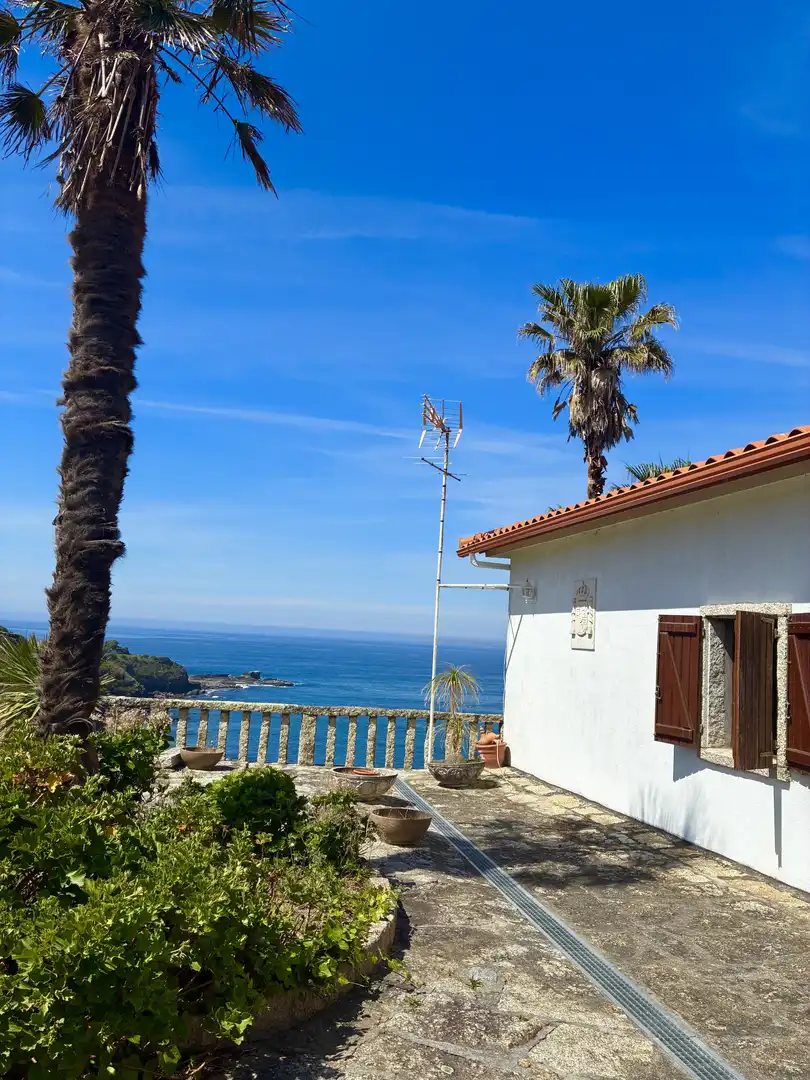 Exterior view of Houses for rent in Sanxenxo  with Heating, Private garden and Parquet flooring