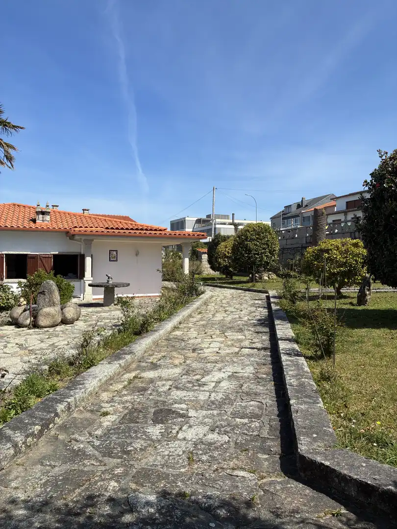 Exterior view of Houses for rent in Sanxenxo  with Heating, Private garden and Parquet flooring