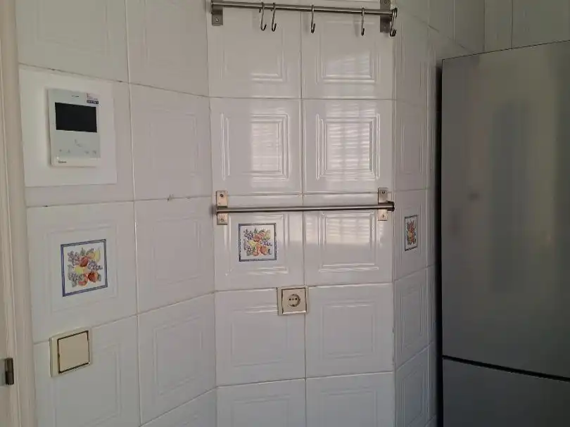 Pis de lloguer a Calle Castilla, 169, Triana Oeste Cuina de Pis de lloguer en Sevilla Capital amb Aire condicionat