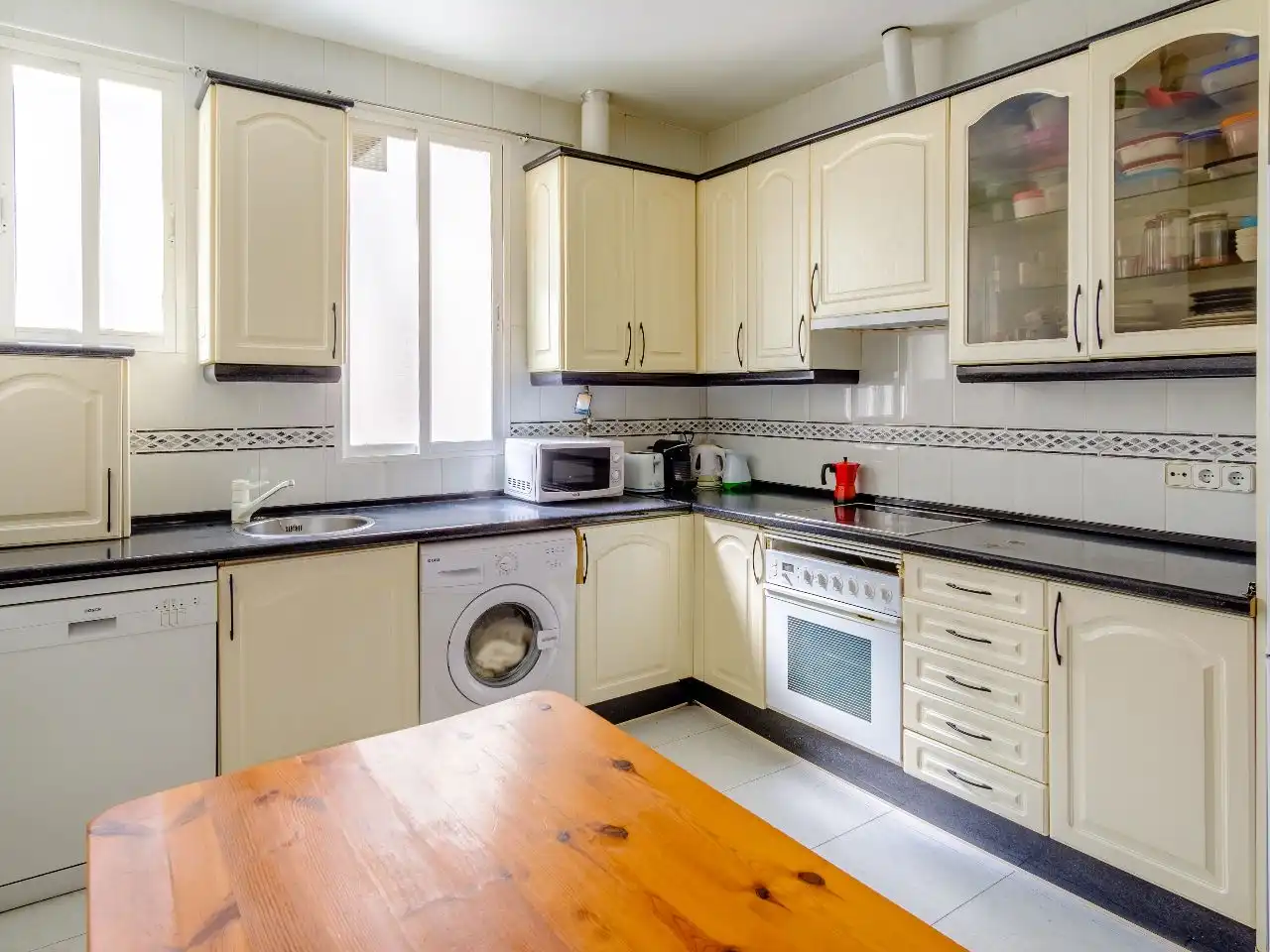 Küche von Wohnung zur Miete in  Madrid Capital mit Balkon