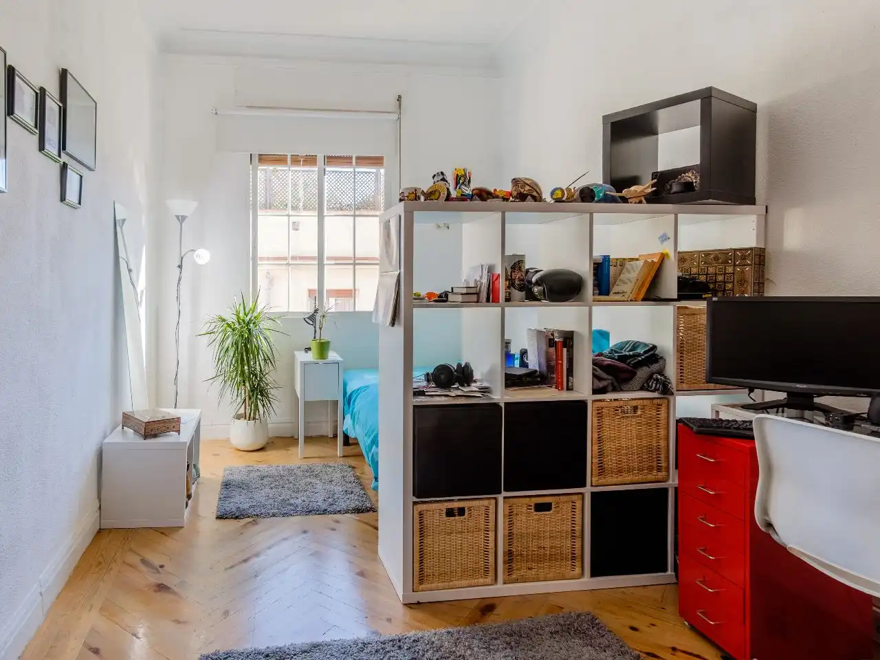 Schlafzimmer von Wohnung zur Miete in  Madrid Capital mit Balkon