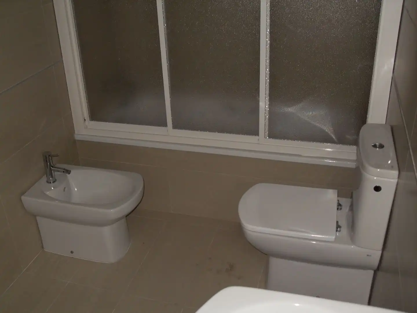 Baño de Piso de alquiler en A Coruña Capital  con Calefacción, Parquet y Trastero