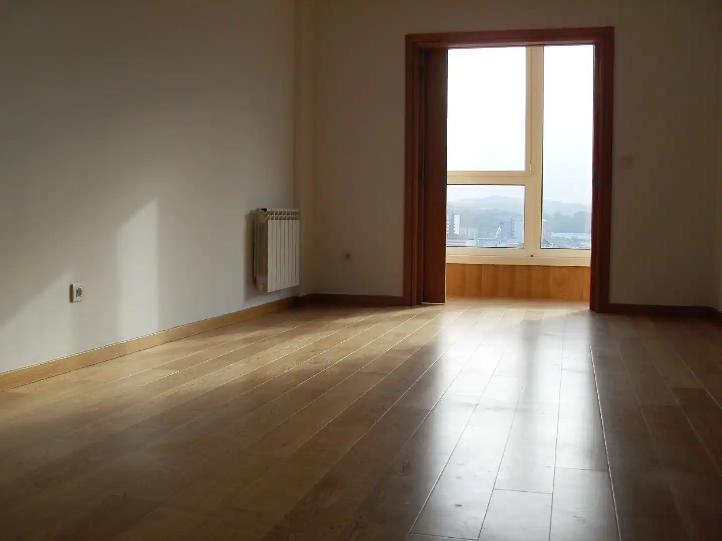 Sala de estar de Piso de alquiler en A Coruña Capital  con Calefacción, Parquet y Trastero