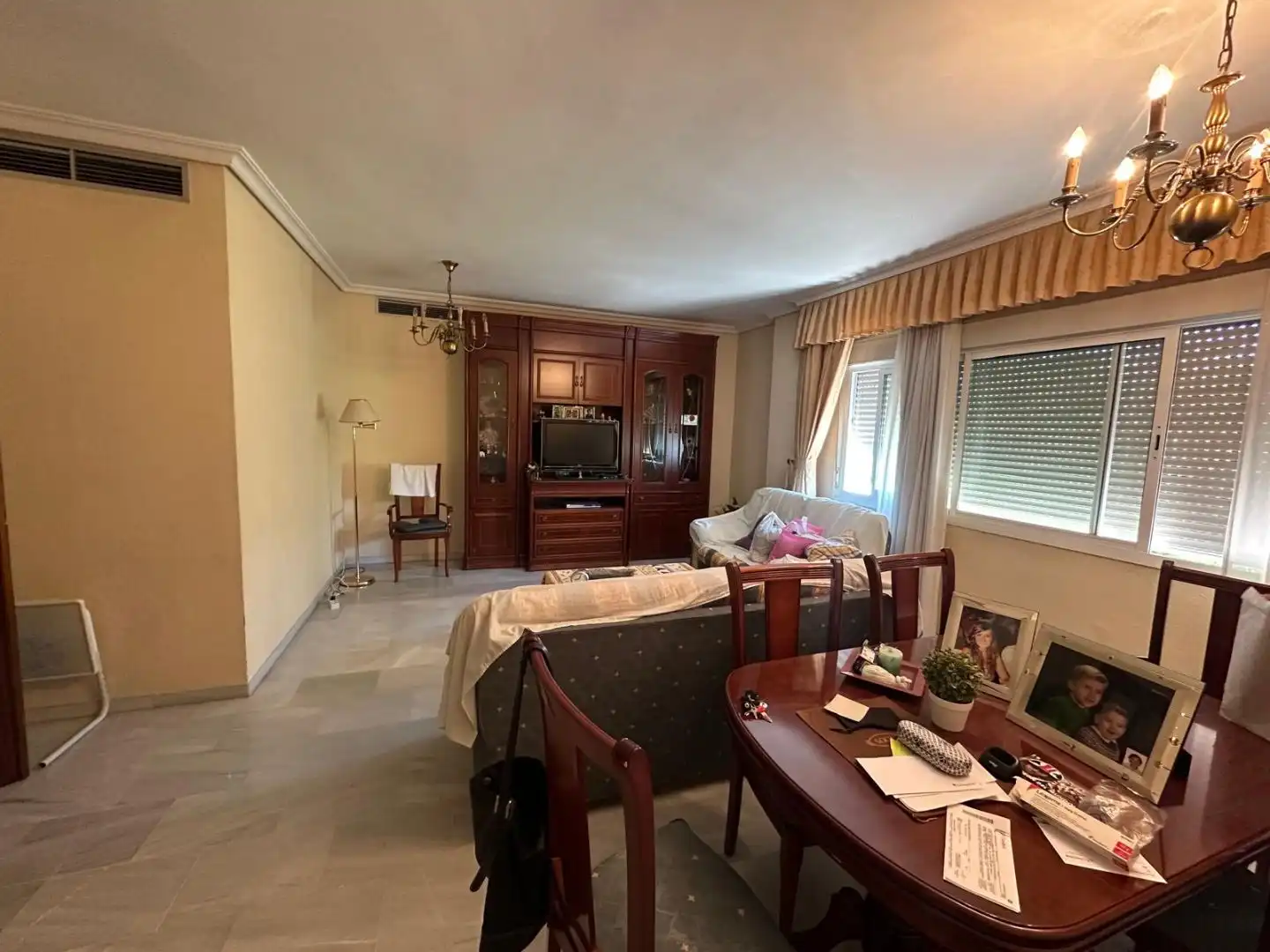 Living room of Flat for rent in Sevilla  with Air Conditioner, Heating and Furnished