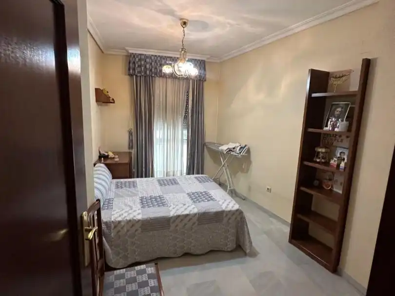 Bedroom of Flat for rent in Sevilla  with Air Conditioner, Heating and Furnished