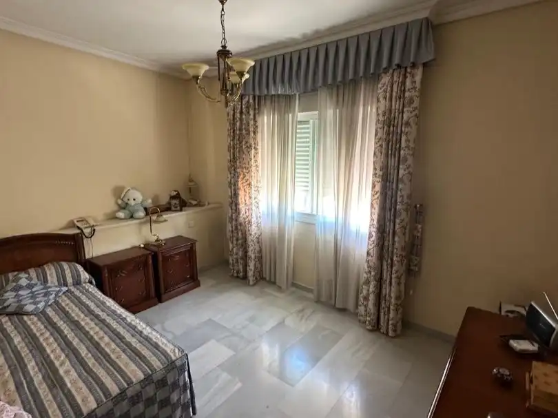 Bedroom of Flat for rent in Sevilla  with Air Conditioner, Heating and Furnished