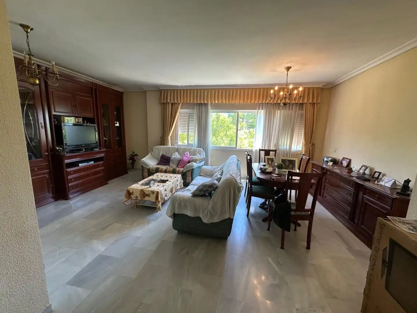Living room of Flat for rent in Sevilla  with Air Conditioner, Heating and Furnished