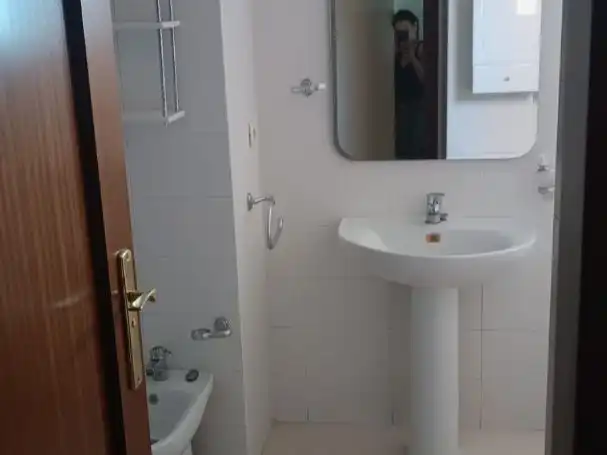 Bathroom of Flat for rent in Sevilla  with Air Conditioner, Heating and Furnished