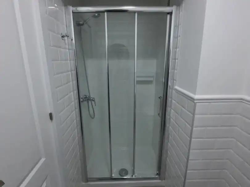 Bathroom of Flat for rent in  Almería Capital  with Air Conditioner and Balcony