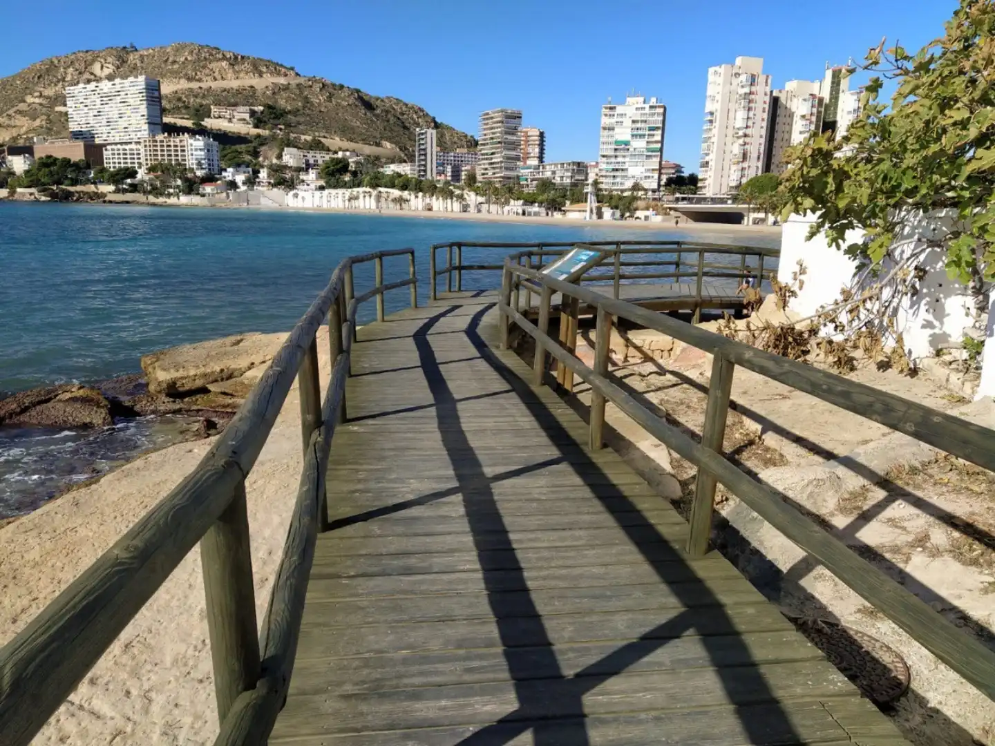 Pis en venda a Avenida de Villajoyosa, 95, Albufereta Vista exterior de Pis en venda en Alicante / Alacant amb Aire condicionat