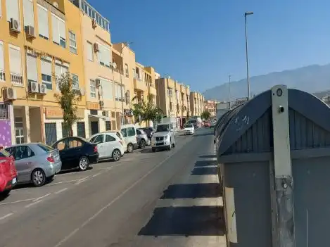 Vista exterior de Pis en venda en Huércal de Almería amb Aire condicionat, Terrassa i Balcó