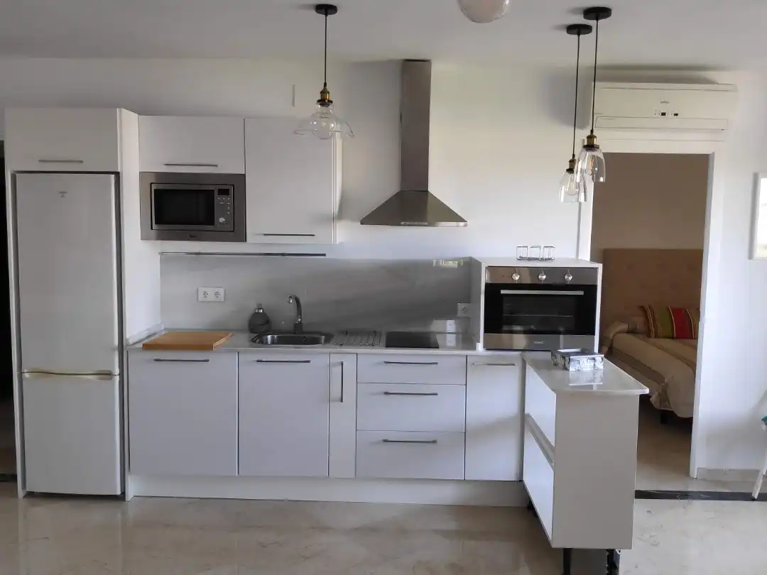 Flat for rent in Calle Virgen de la Oliva, 7, Barrio de los Remedios Kitchen of Flat for rent in Sevilla Capital with Air Conditioner and Balcony