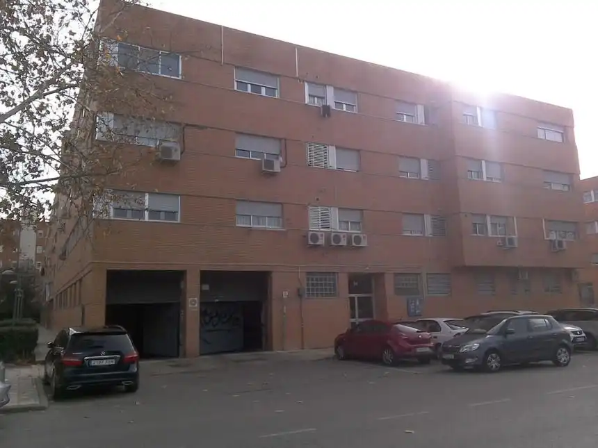 Vista exterior de Pis en venda en Pinto amb Calefacció, Terrassa i Moblat