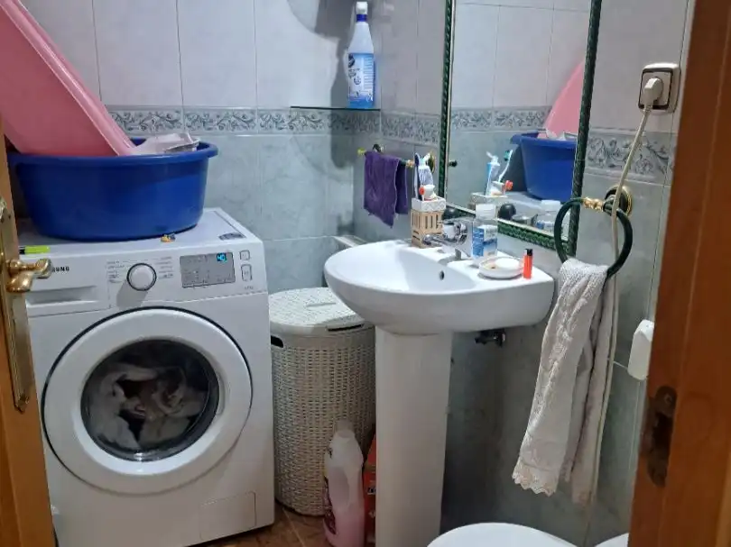 Badezimmer von Wohnung zum Verkauf in Socuéllamos mit Balkon