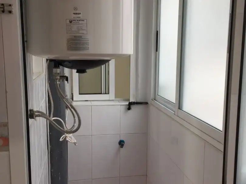Baño de Piso de alquiler en Alaquàs con Terraza y Balcón