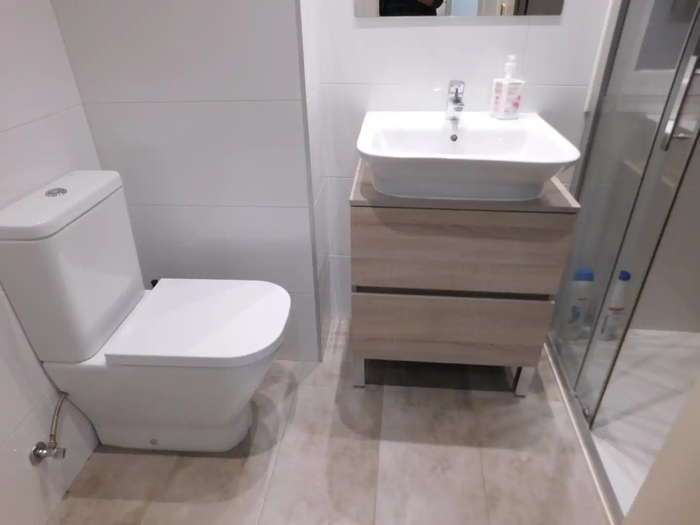 Baño de Piso de alquiler en Zaragoza con Aire acondicionado, Calefacción y Parquet