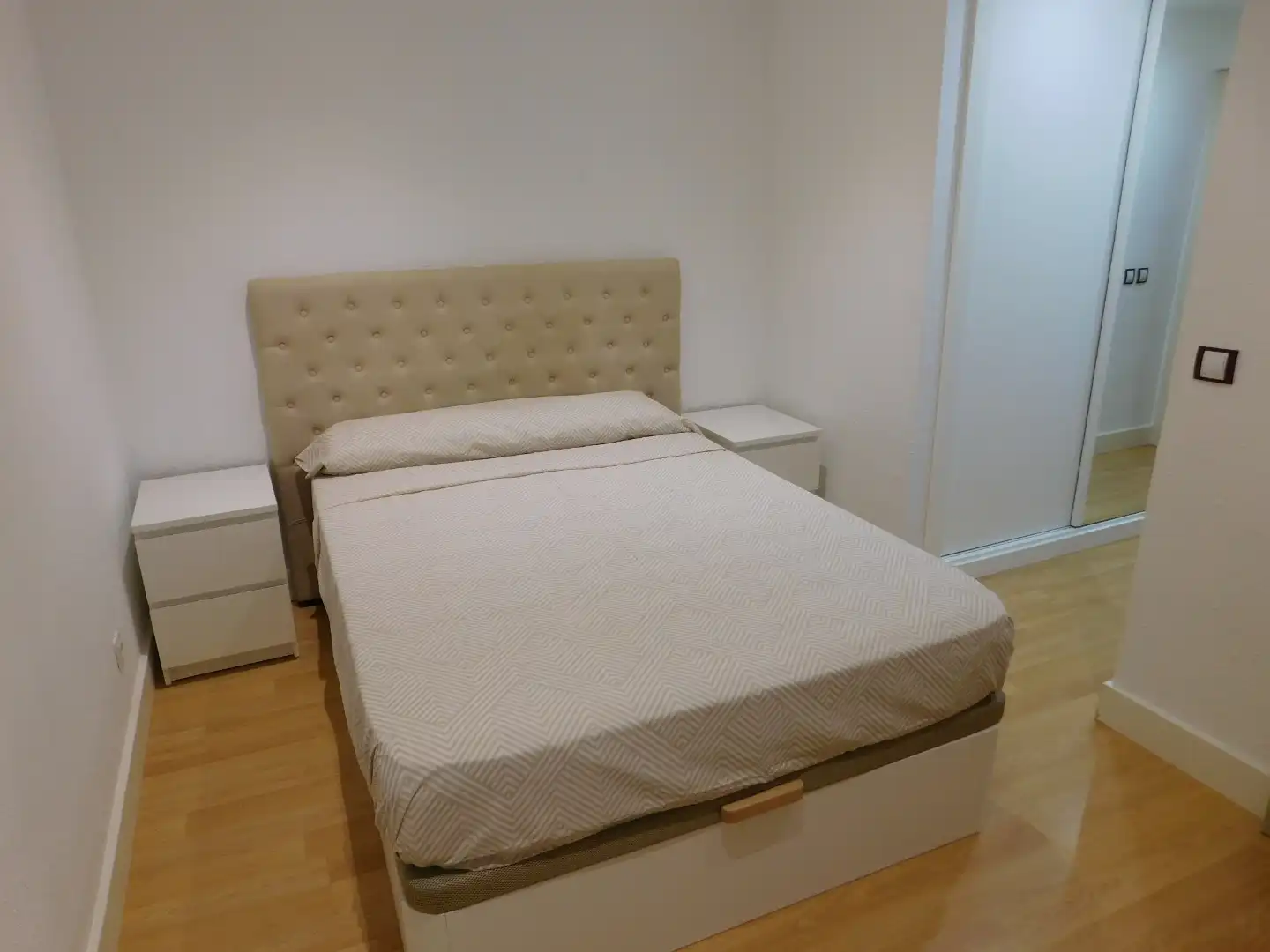 Habitación de Piso de alquiler en Zaragoza con Aire acondicionado, Calefacción y Parquet