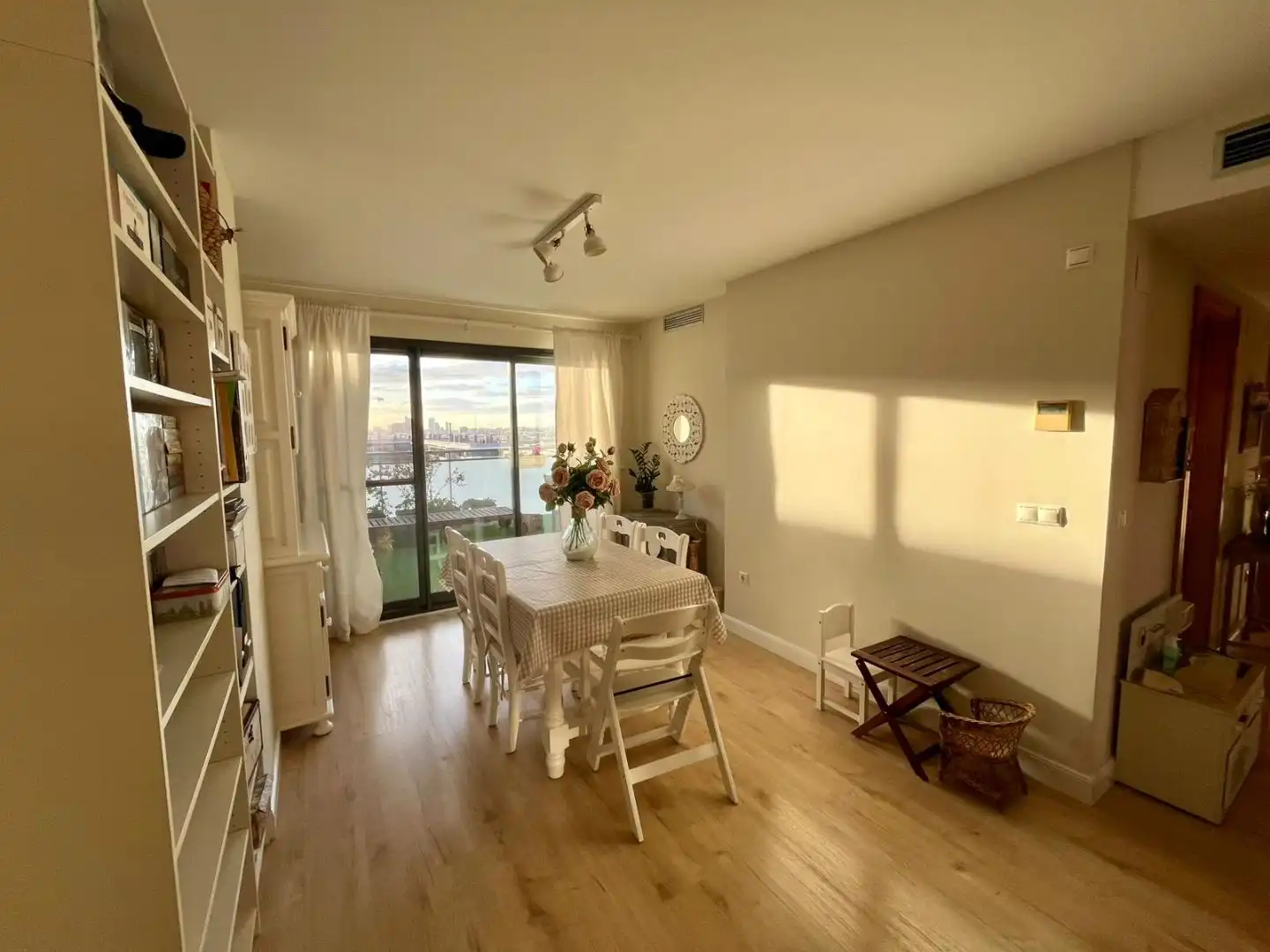 Comedor de Piso en venta en Paterna con Aire acondicionado, Terraza y Piscina