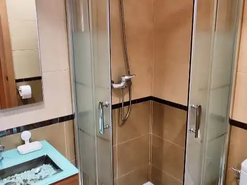 Room in Gure Zumardia Kalea, 30, Pasaia Bathroom of Flat for share in Pasaia with Heating, Parquet flooring and Terrace