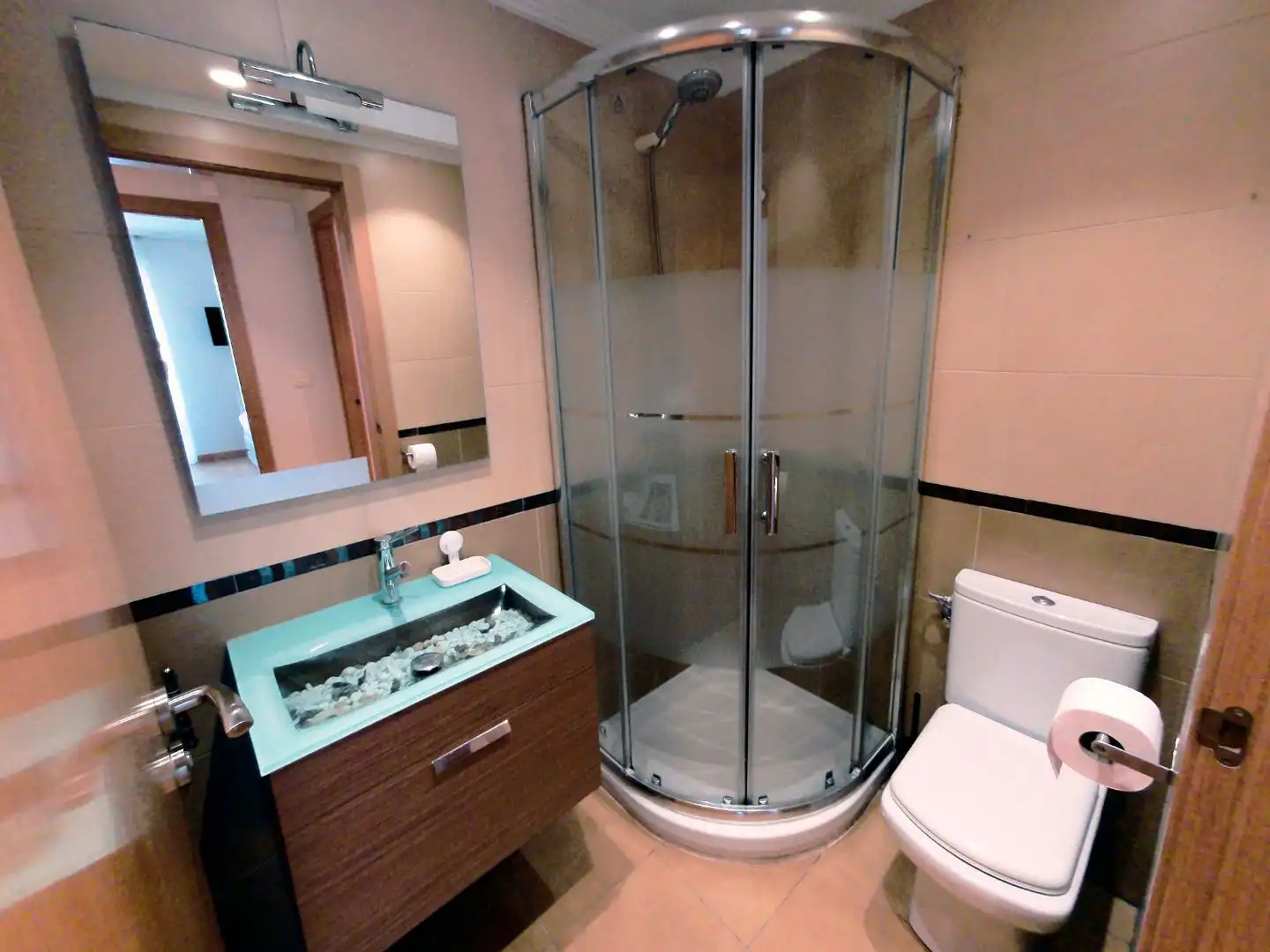 Room in Gure Zumardia Kalea, 30, Pasaia Bathroom of Flat for share in Pasaia with Heating, Parquet flooring and Terrace