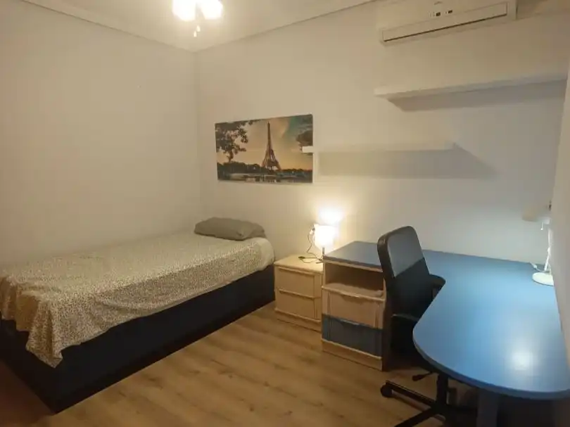 Schlafzimmer von Wohnung zur untervermieten in Murcia mit Klimaanlage, Heizung und Parkett