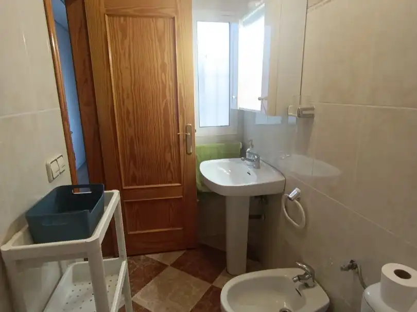 Badezimmer von Wohnung zur untervermieten in Murcia mit Klimaanlage, Heizung und Parkett