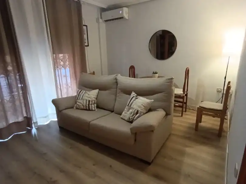 Wohnzimmer von Wohnung zur untervermieten in Murcia mit Klimaanlage, Heizung und Parkett