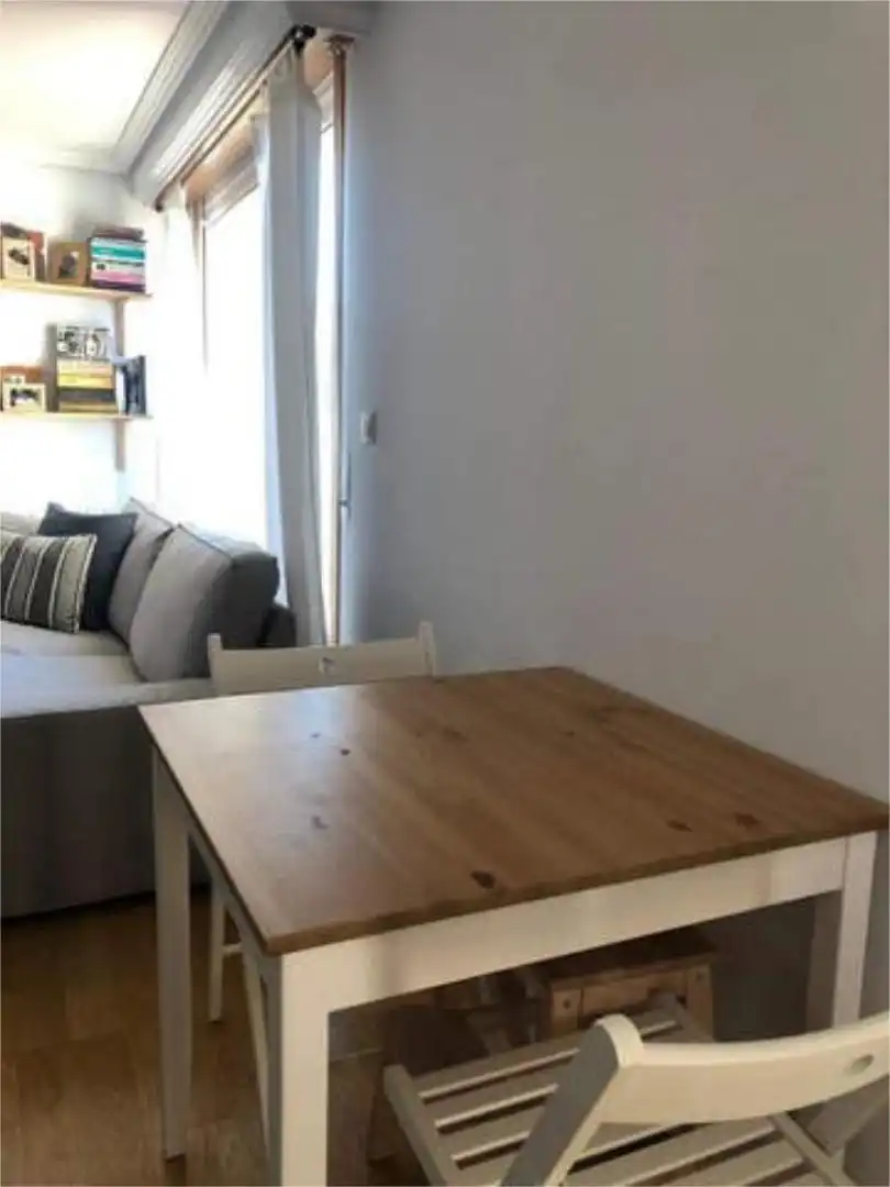 Attic for rent in Lavadores Dining room of Attic for rent in Vigo with Heating, Terrace and Storage room