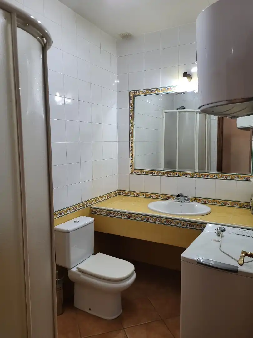 Piso de alquiler en Callejón Bodegones, 4, La Puebla de Montalbán Baño de Piso de alquiler en La Puebla de Montalbán con Aire acondicionado y Balcón