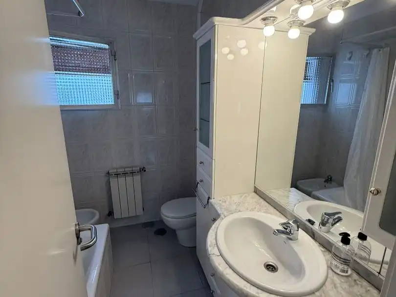 Baño de Piso de alquiler en Madrid con Aire acondicionado, Calefacción y Parquet