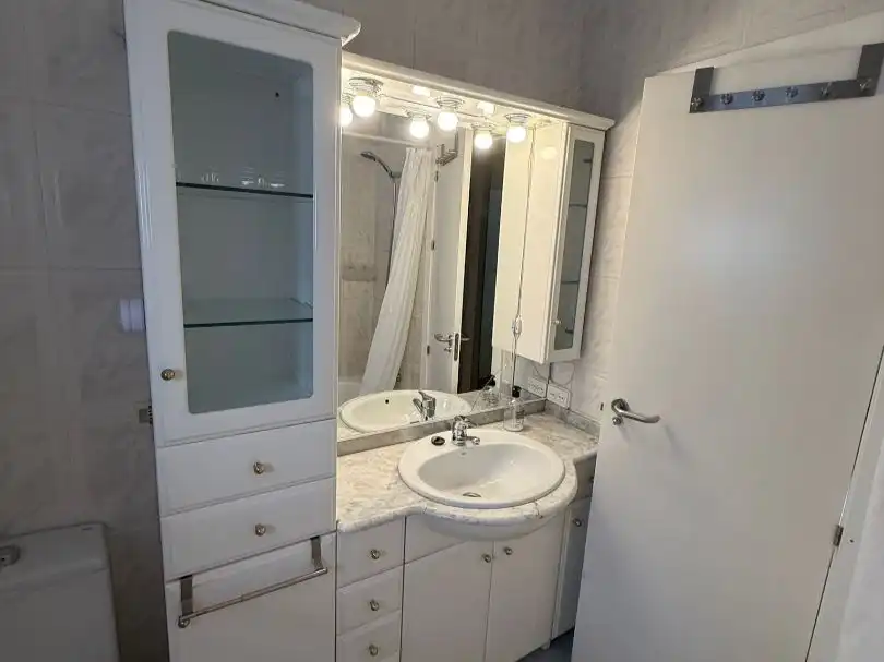 Baño de Piso de alquiler en Madrid con Aire acondicionado, Calefacción y Parquet