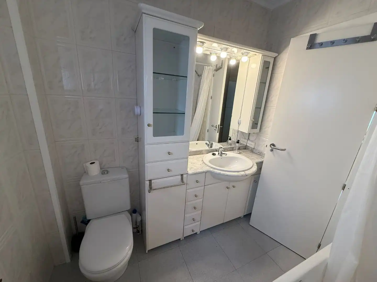 Baño de Piso de alquiler en Madrid con Aire acondicionado, Calefacción y Parquet