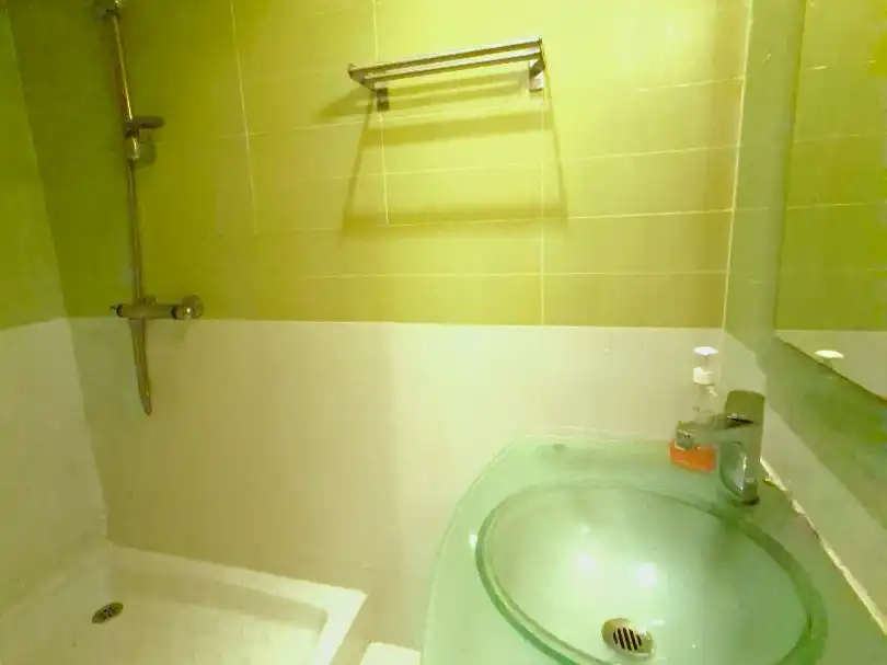 Bathroom of Flat for sale in  Madrid Capital  with Air Conditioner