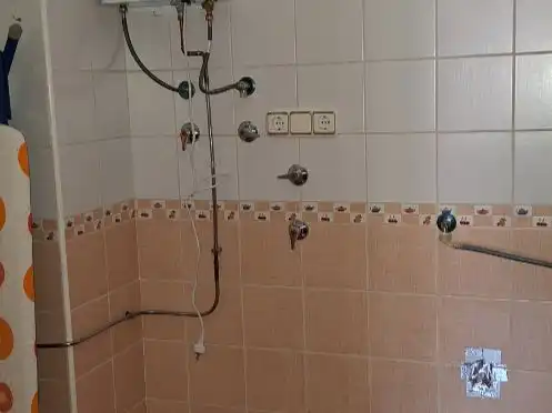 Casa adosada en venta en Sotillejo, 2, Güéjar Sierra Baño de Casa adosada en venta en Güéjar Sierra con Terraza y Balcón