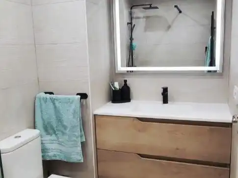 Bathroom of Flat for sale in Alcorcón  with Air Conditioner