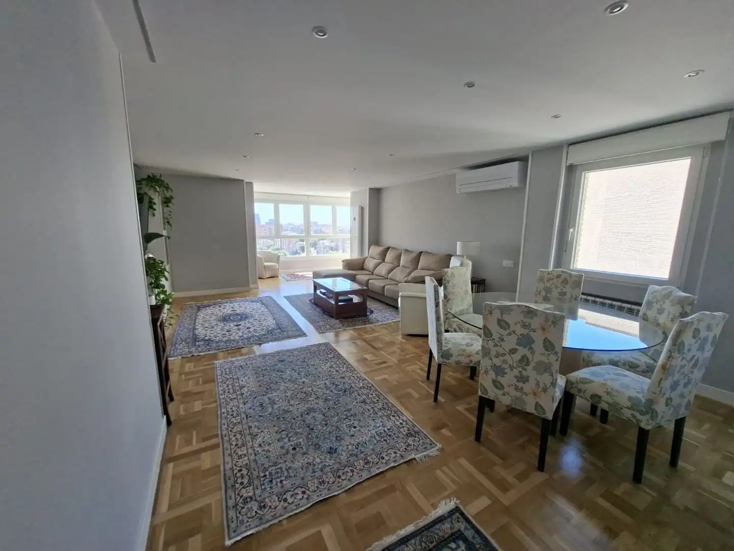 Living room of Flat for sale in Madrid  with Air Conditioner, Heating and Private garden